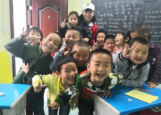 理想·奮斗·感恩—左右手愛心助學(xué)再啟征程1