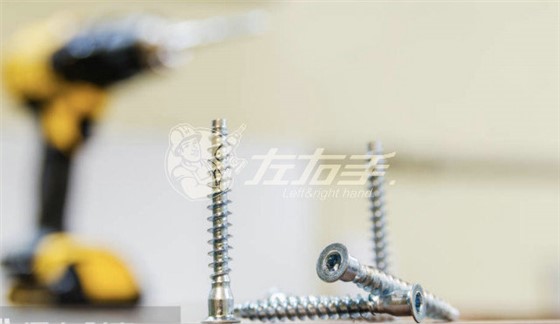 衣柜羅馬柱安裝平開(kāi)門方法分幾個(gè)步驟