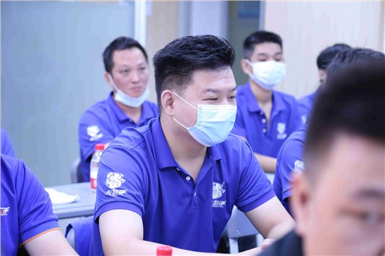 左右手深圳商學(xué)院畢業(yè)學(xué)員 左右手深圳商學(xué)院畢業(yè)學(xué)員