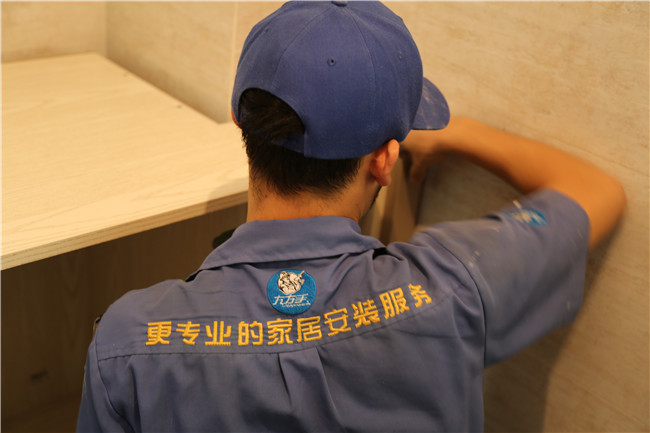 櫥柜安裝中如何處理煤氣管道、煙道管、燈線等問題