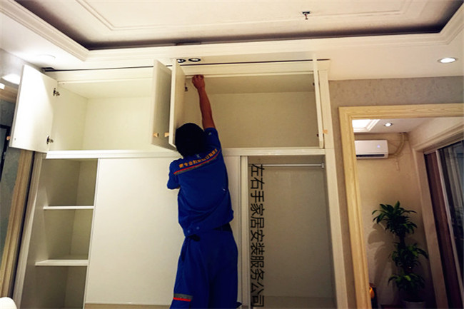 左右手與北緯56°實(shí)木定制之間有什么故事？