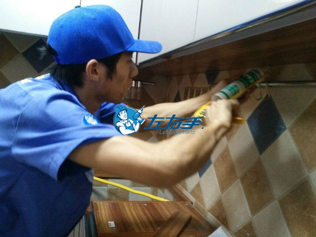 櫥柜安裝工多少錢一天？