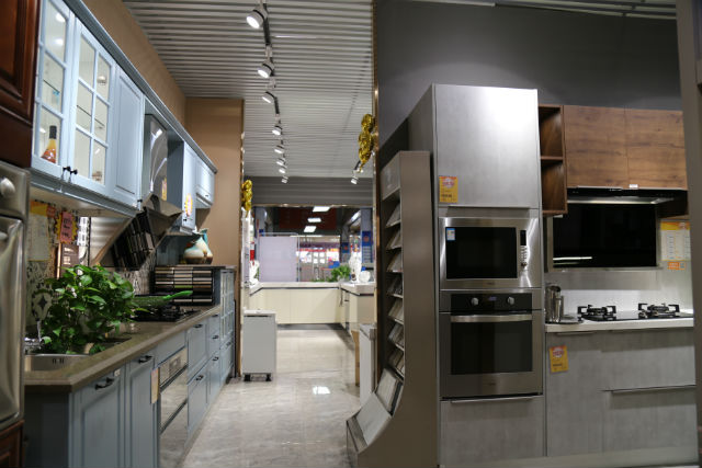 家具在網(wǎng)上買好還是實(shí)體店買好？