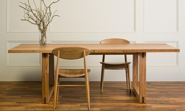 實(shí)木家具開裂是什么原因？怎么預(yù)防和修復(fù)呢？