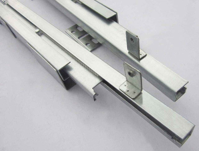 櫥柜拉籃滑軌安裝，如果不會安裝，麻煩接踵而來