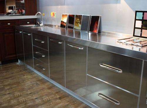 不銹鋼廚房櫥柜如何安裝，優(yōu)缺點(diǎn)如何？