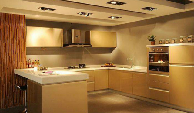 烤漆櫥柜門(mén)板上的油污清理技巧，清理步驟有哪些？