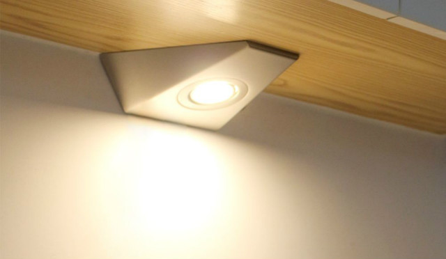 櫥柜吊柜底燈到底怎么安裝？安裝時(shí)需要注意什么