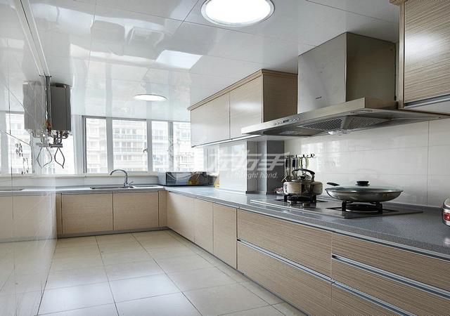 廚房櫥柜一般多少錢(qián)