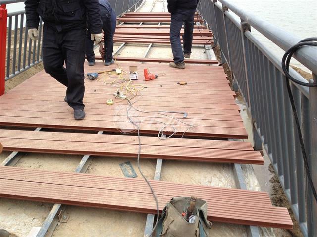 塑木地板如何選擇？塑木地板安裝需要注意什么？