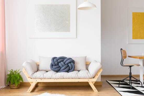 老紅木家具中信：家具網(wǎng)上買還是實體店買好？