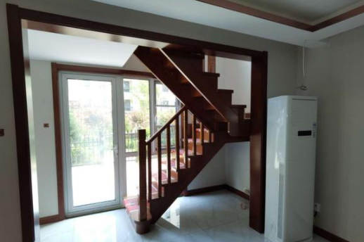 家庭裝修中式風(fēng)格;硬裝結(jié)束，裝修新中式風(fēng)格真心漂亮