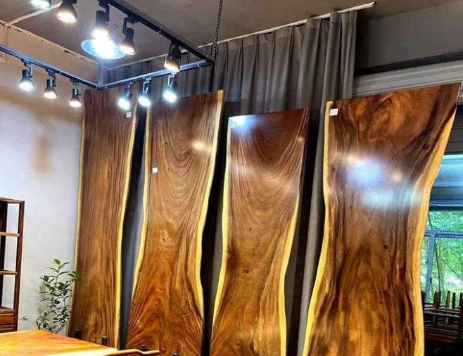 天津?qū)嵞炯揖吣募液?，實木家具為何會快速崛起? title=