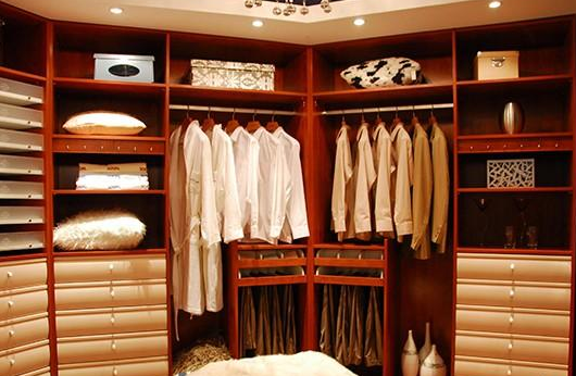 實(shí)木家具十大品牌，實(shí)木家具之衣帽間定制價(jià)格是多少？