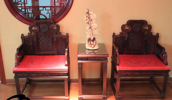 祁紫檀家具：睡紫檀，坐酸枝，紅木家具還有哪些講究？