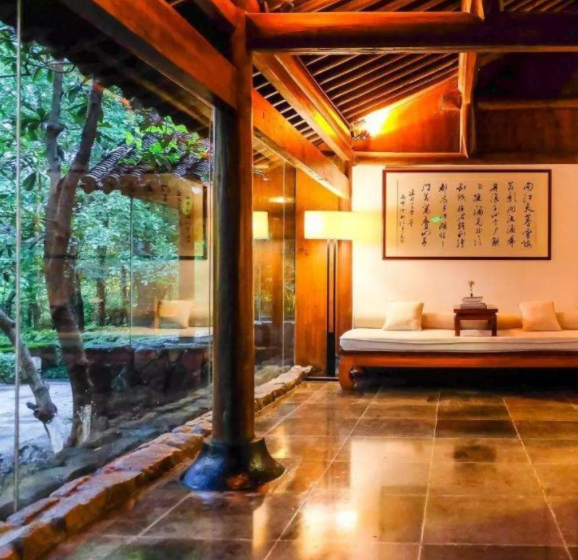 成都金星紫檀：紅木家具擺放大有講究，各類家具各有“千秋”