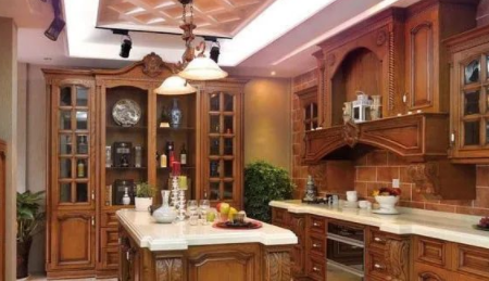 沈陽實(shí)木櫥柜品牌;實(shí)木櫥柜的優(yōu)點(diǎn)有哪些？實(shí)木櫥柜定制要注意什么？