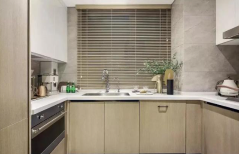 廚房柜門改造;給廚房定制櫥柜別盲目！記住4大標(biāo)準(zhǔn)4個尺寸