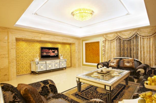 中式單人沙發(fā)：沙發(fā)擺放五大禁忌，千萬別讓沙發(fā)圍住你的財運