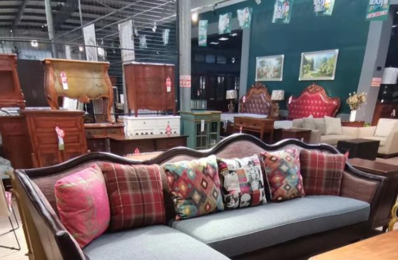 歐式布藝沙發(fā)如何清洗，布藝沙發(fā)面料有幾款？