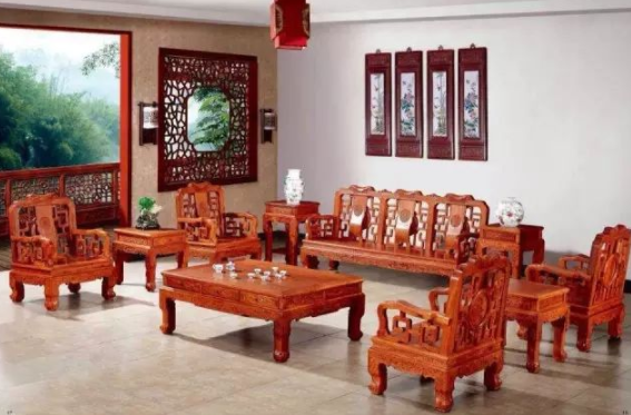 紅木沙發(fā)套：紅木沙發(fā)怎么選？四點(diǎn)建議及市場(chǎng)常見(jiàn)紅木沙發(fā)款式、特點(diǎn)