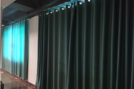 鄭州酒店裝修設(shè)計(jì)：酒店窗簾需要注意些什么事項(xiàng)？