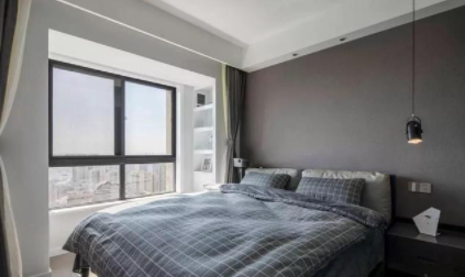 中式窗簾搭配：陽(yáng)臺(tái)和臥室之間不做門(mén)，窗簾裝在哪里好？