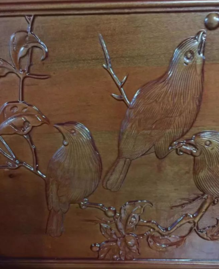 山樟木家具：香樟木沙發(fā)的優(yōu)點(diǎn)有哪些？