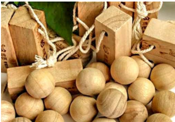 歐式衣柜布局：衣柜防蟲怎么選，樟腦丸還是香樟木？