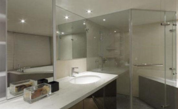 小浴室裝修效果圖，裝修沐浴房要不要做四邊走水?