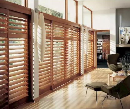 實(shí)木百葉窗：你家還在用布窗簾？不如看看這些高顏值的百葉窗