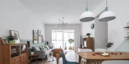 中式家裝客廳設(shè)計，室內(nèi)客廳天花板怎么設(shè)計？