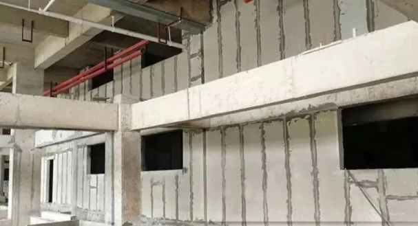 陶?；炷撩芏?神奇的陶粒混凝土隔墻板