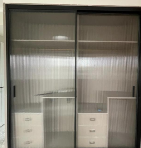 玻璃推拉門價(jià)格，浴室玻璃推拉門的區(qū)別有哪些？