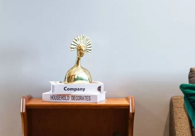 客廳家具設(shè)計(jì)圖，客廳做全面墻書(shū)柜+隱形門(mén)