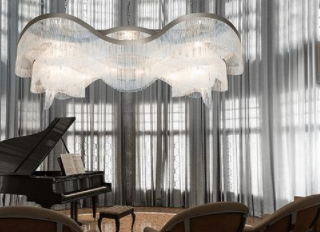 廣東燈具價(jià)格：進(jìn)口輕奢燈具怎么選？看看這幾款提升客廳顏值的藝術(shù)燈具