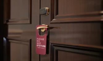 整體淋浴房安裝：浴室熱水燙傷客人事故，酒店如何引以為戒？