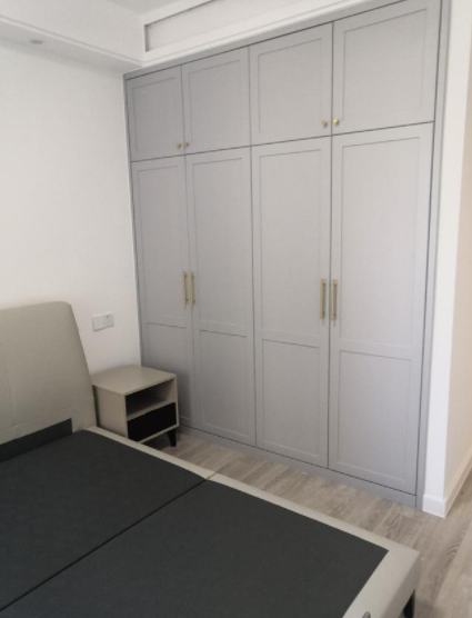 高端全屋定制加盟：全屋定制大衣柜超實用，簡約溫馨