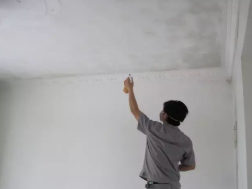 墻壁墻面發(fā)霉怎么辦？墻體發(fā)霉可以貼墻紙嗎？這些問題值得注意！