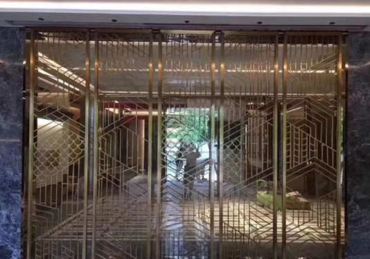 高隔斷屏風(fēng)：新款屏風(fēng)銅雕刻玄關(guān)屏風(fēng)幾分時尚幾分優(yōu)雅