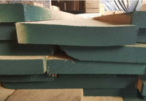 西安歐式實(shí)木家具：實(shí)木家具買拼板還是獨(dú)板好？