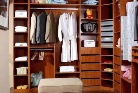 衣柜怎么選？衣柜板材哪種好？