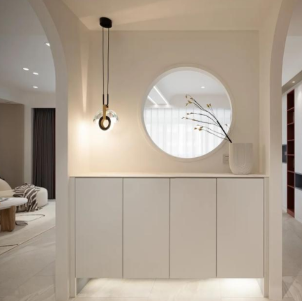 玄關(guān)隔斷設(shè)計效果圖：極簡硬裝也高檔，玄關(guān)設(shè)計全場最亮