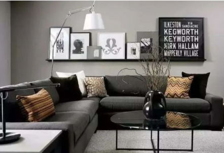 室內(nèi)客廳是裝吊燈好還是吸頂燈好？