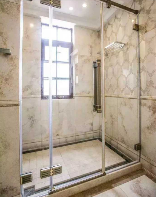 淋浴房維修價格：淋浴房移門單邊好還是雙邊好？