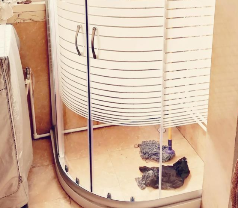 簡易淋浴房尺寸：安裝淋浴房遇到明裝水管該咋辦？