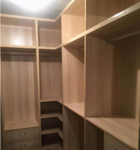 整體衣柜品牌加盟：裝修做衣柜五金件怎么選擇？