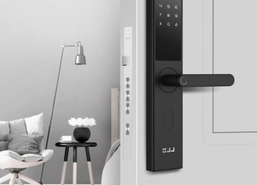 【云丁智能鎖推薦】安裝智能門鎖的人越來(lái)越多，選購(gòu)時(shí)該注意什么呢？