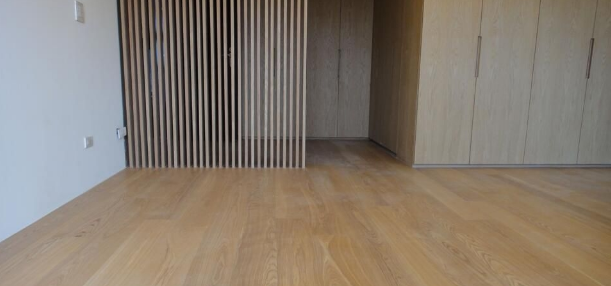 【實(shí)木地板安裝保養(yǎng)】橡木實(shí)木地板都有哪些優(yōu)缺點(diǎn)？