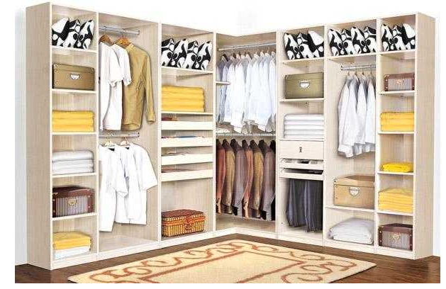 【定做衣柜設(shè)計】為什么轉(zhuǎn)角衣柜能夠最大化使用空間？